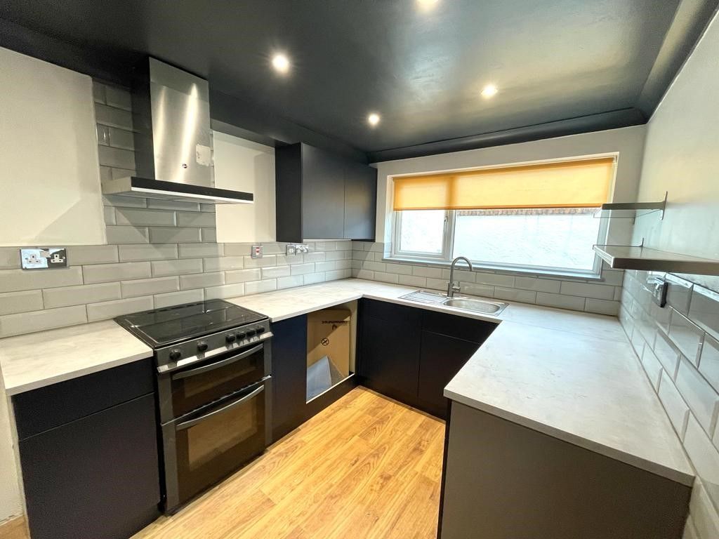 Property photo 2 of 15 Bathroom