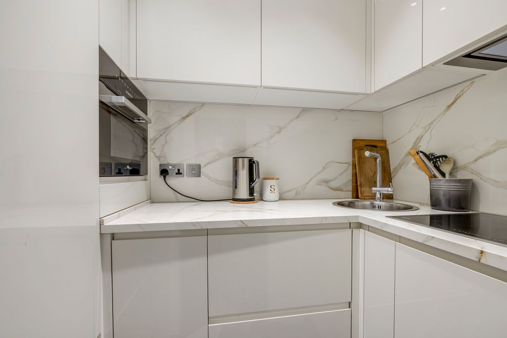 Property photo 3 of 9 Princesgate69-70,Flat21-6