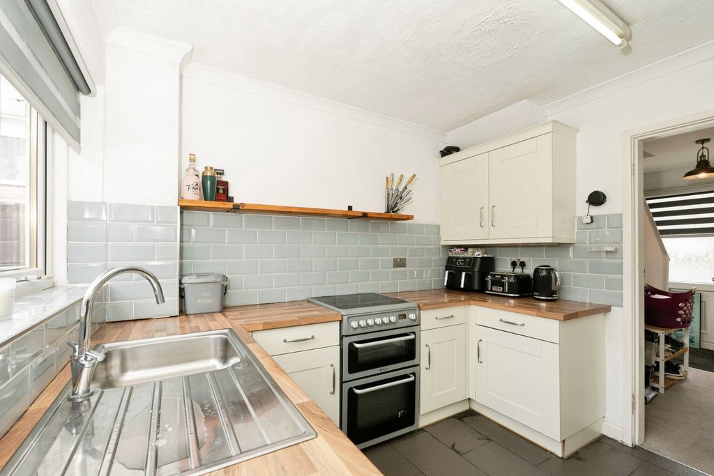 Property photo 2 of 20 Pbox-Img.Jpg