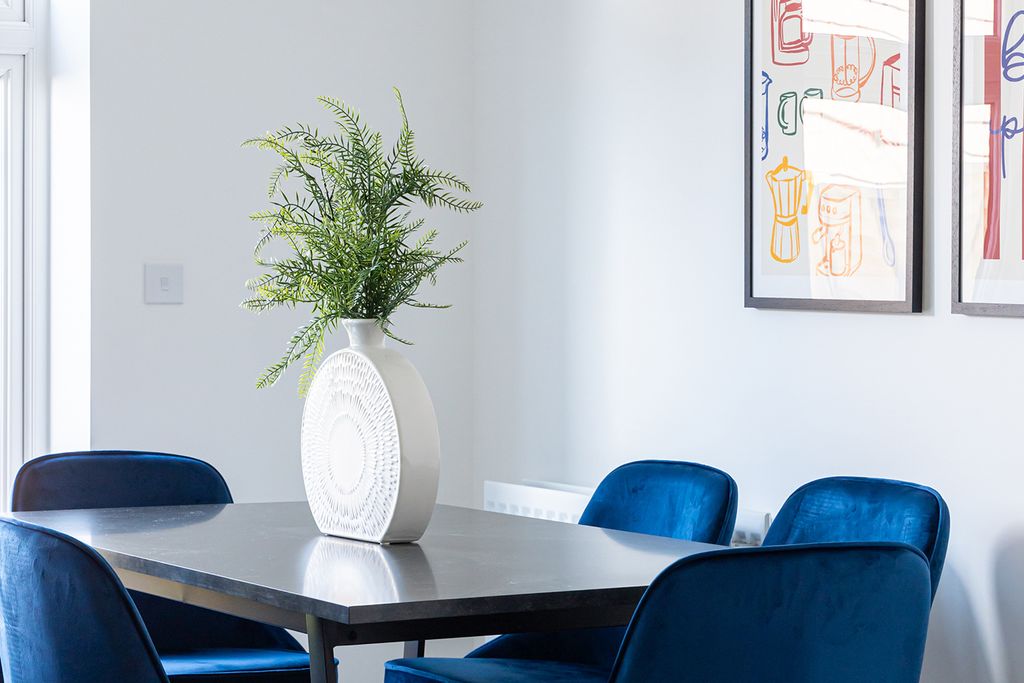 Property photo 3 of 6 Photo