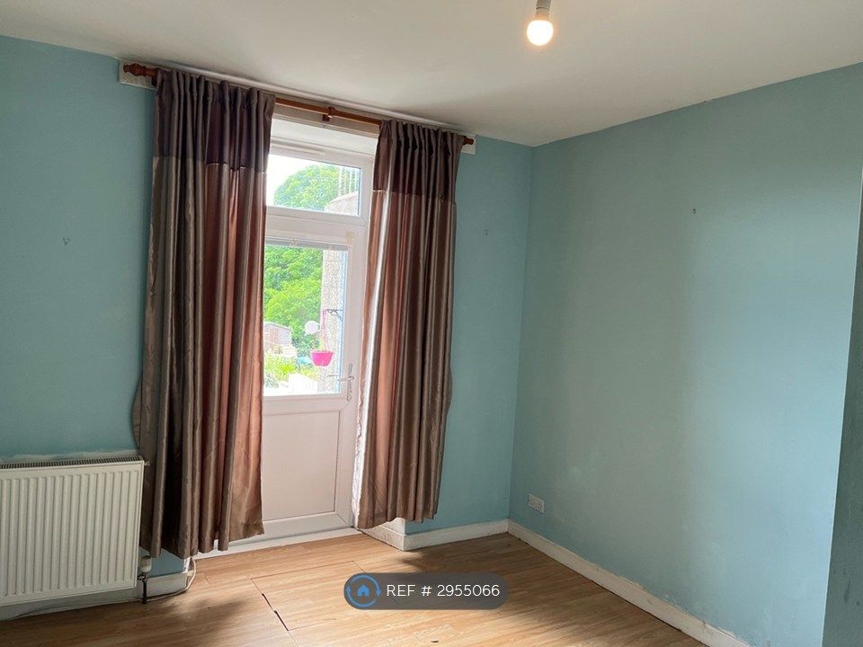 Property photo 3 of 4