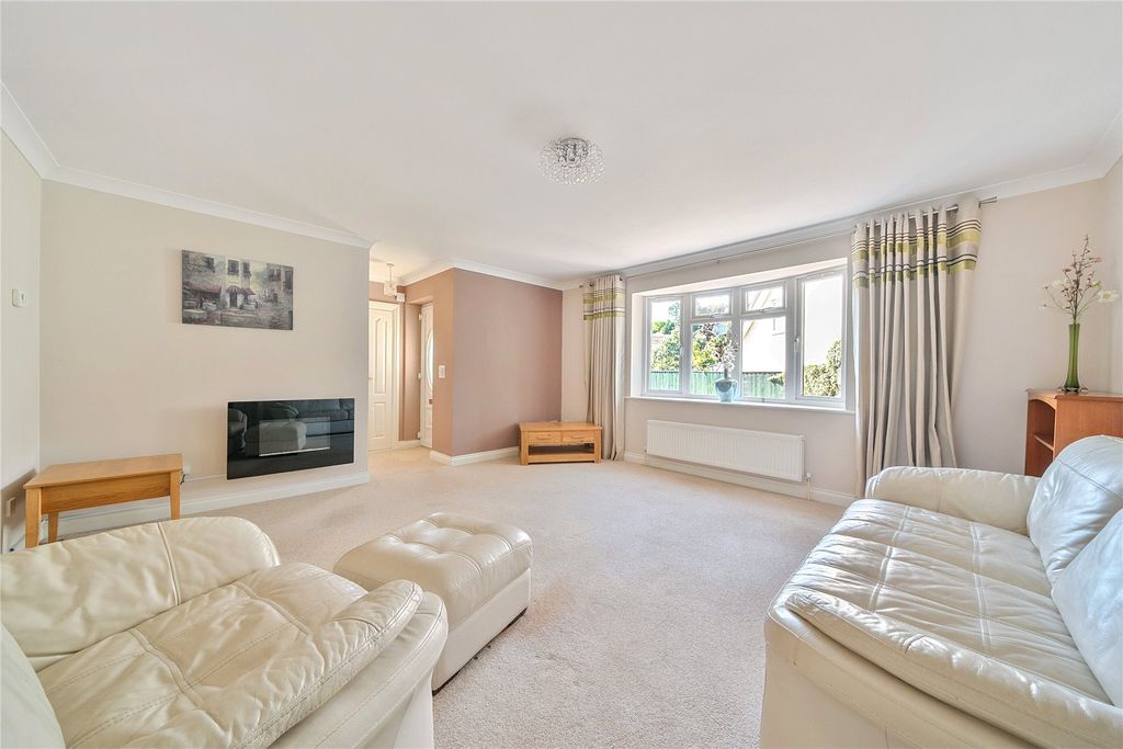 Property photo 3 of 12 Sitting Room