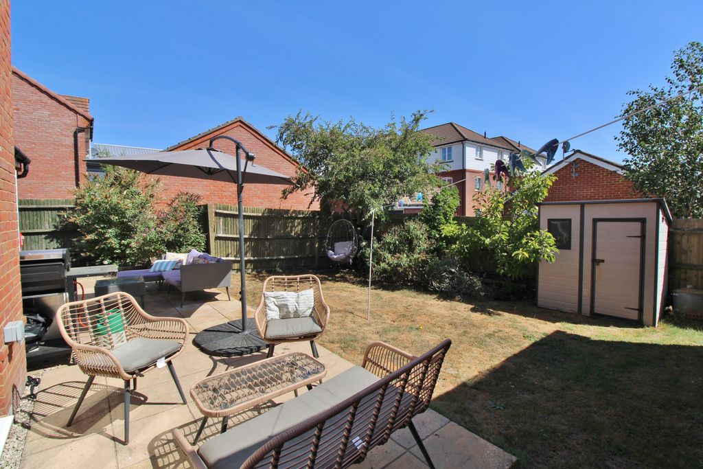 Property photo 2 of 28
