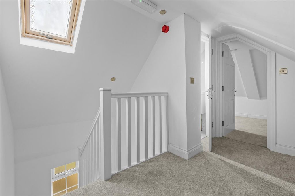 Property photo 3 of 11 Acme House, Wooburn Moor, Hp10 0Nh New-1.Jpg