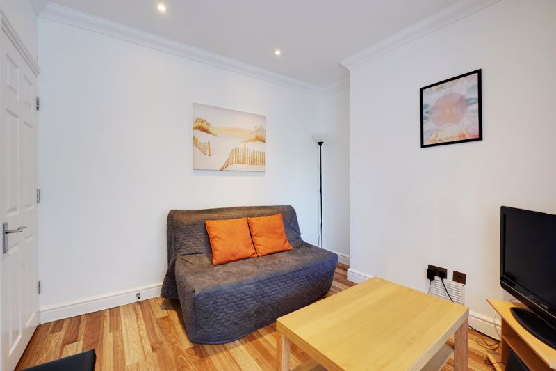 Property photo 2 of 11 Photo 7