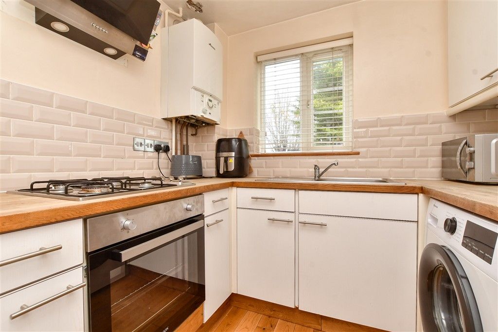 Property photo 3 of 15 Kitchen