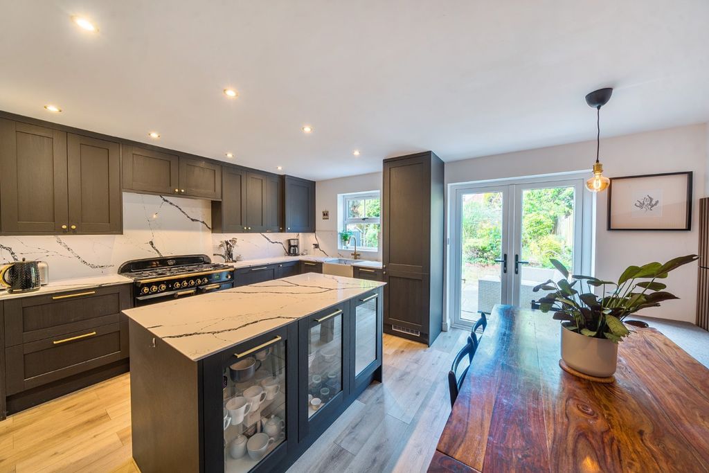 Property photo 3 of 19 Picture No. 18