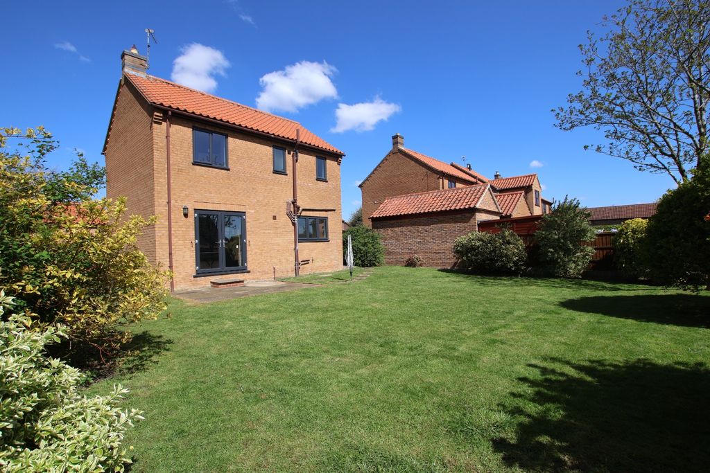 Property photo 2 of 28 5113641