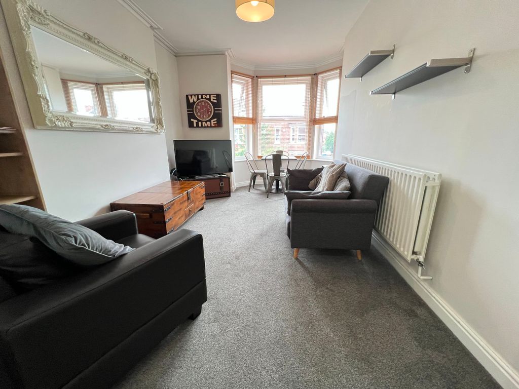Property photo 2 of 9 849