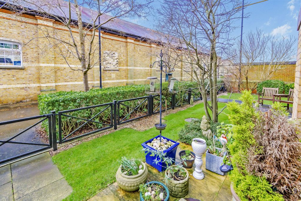 Property photo 1 of 18 Photography