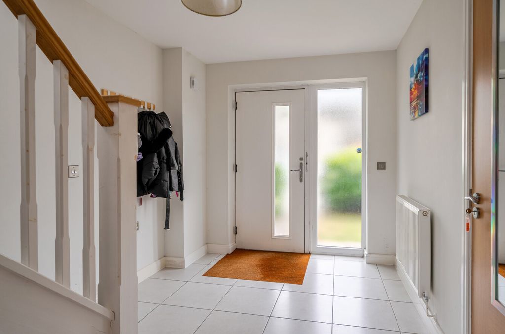 Property photo 3 of 12 1464582-7-6A0Dbc1...