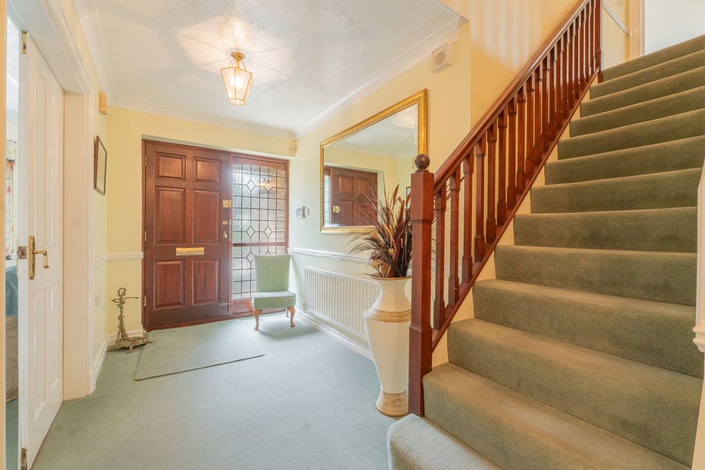 Property photo 3 of 31