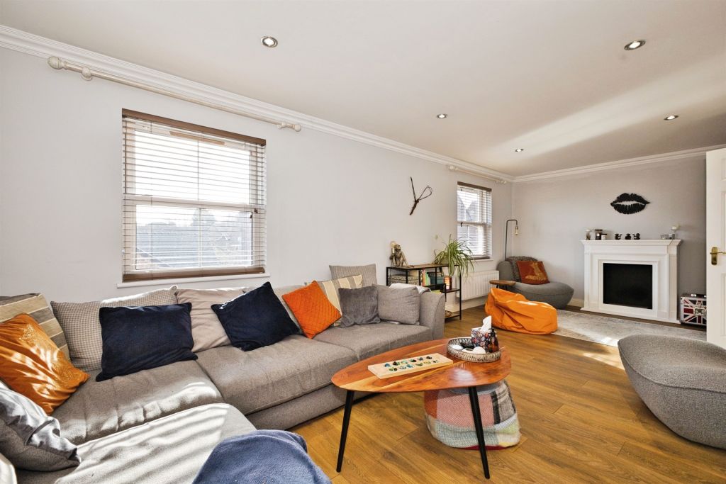 Property photo 3 of 20