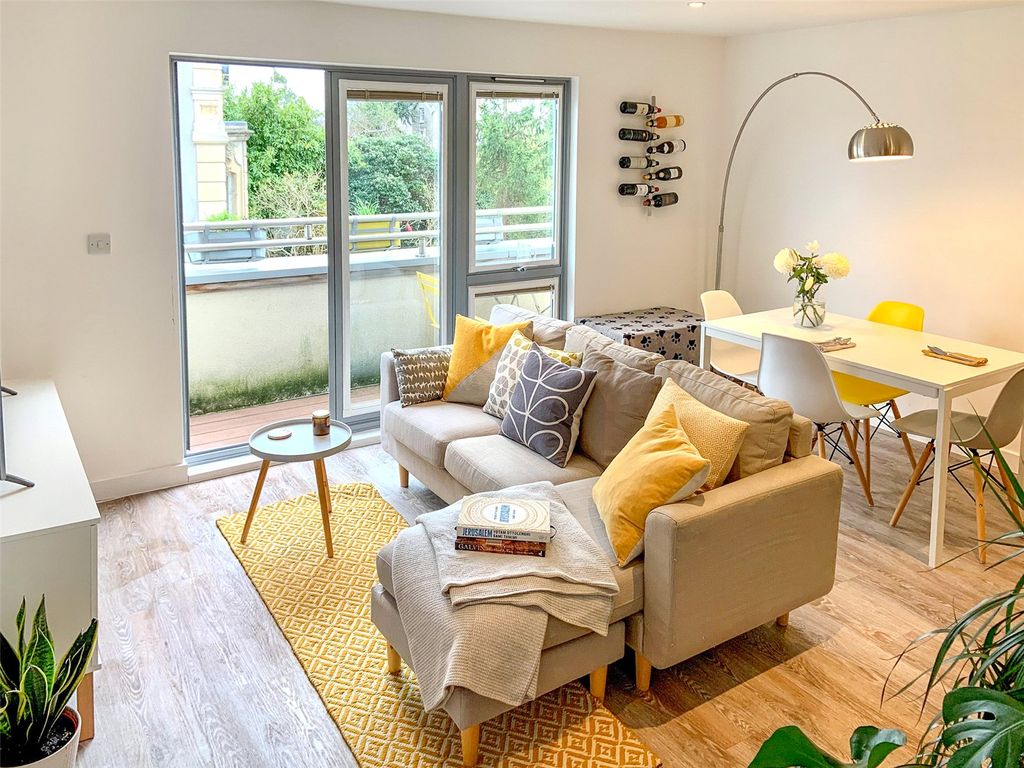 Property photo 1 of 10 Picture No. 16