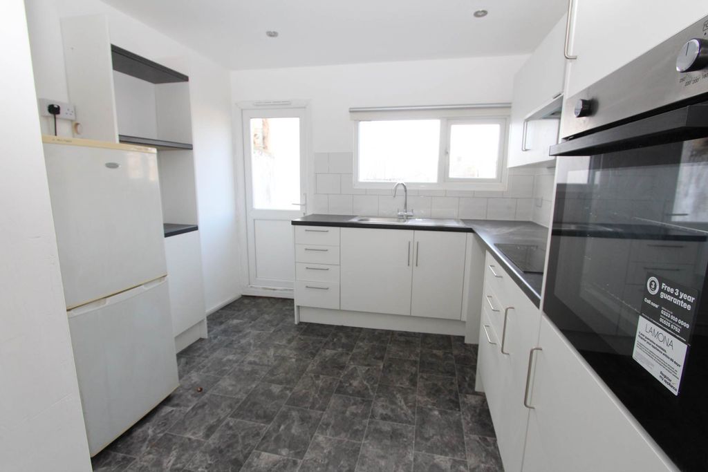 Property photo 3 of 8