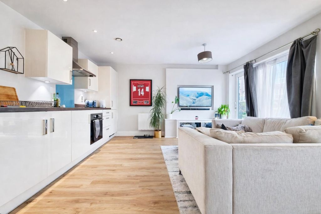 Property photo 2 of 13 1.Png