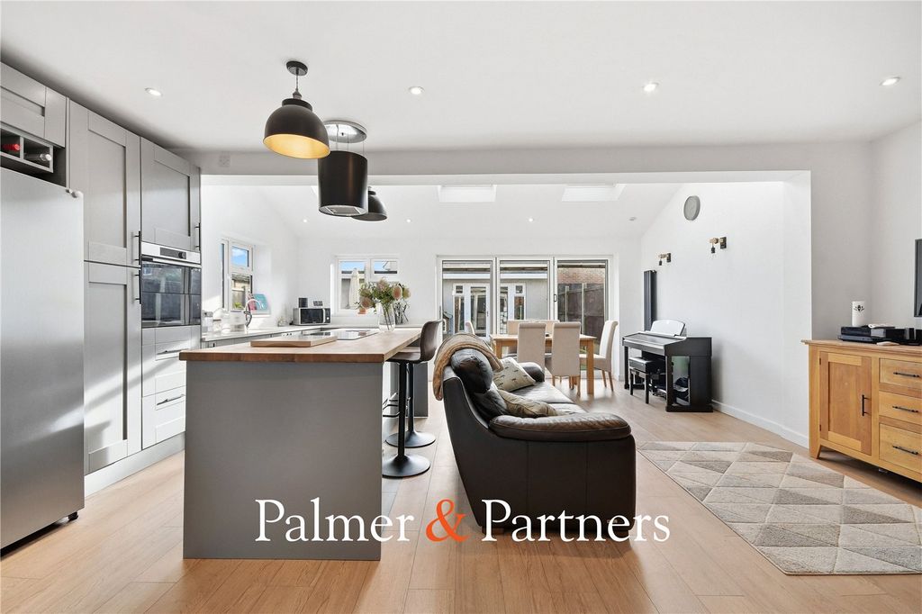 Property photo 1 of 21 Picture No. 18