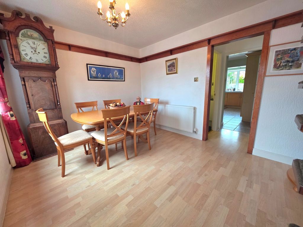 Property photo 3 of 20 Dining Room