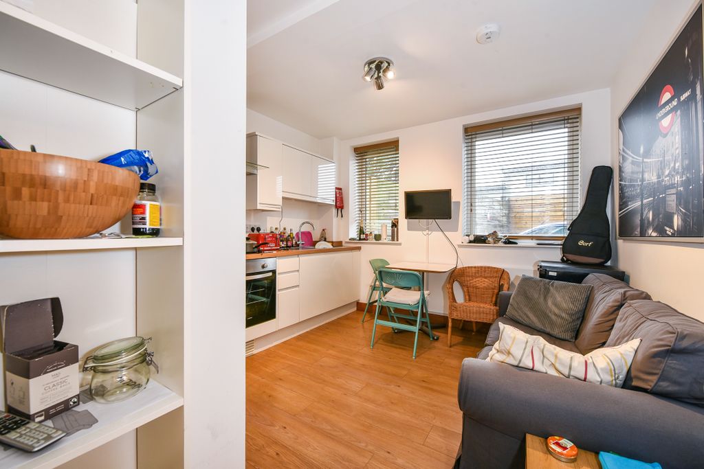 Property photo 2 of 18