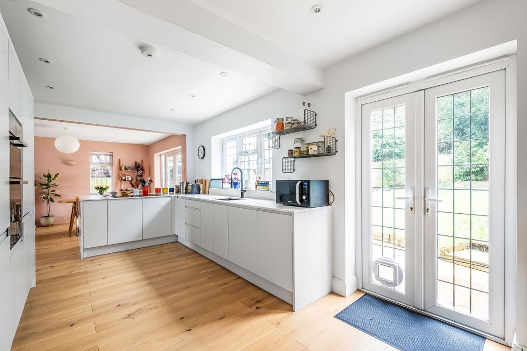 Property photo 2 of 40 11