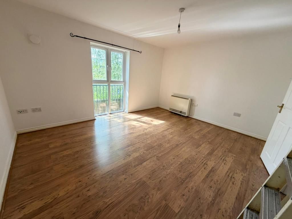 Property photo 3 of 5 Living Room