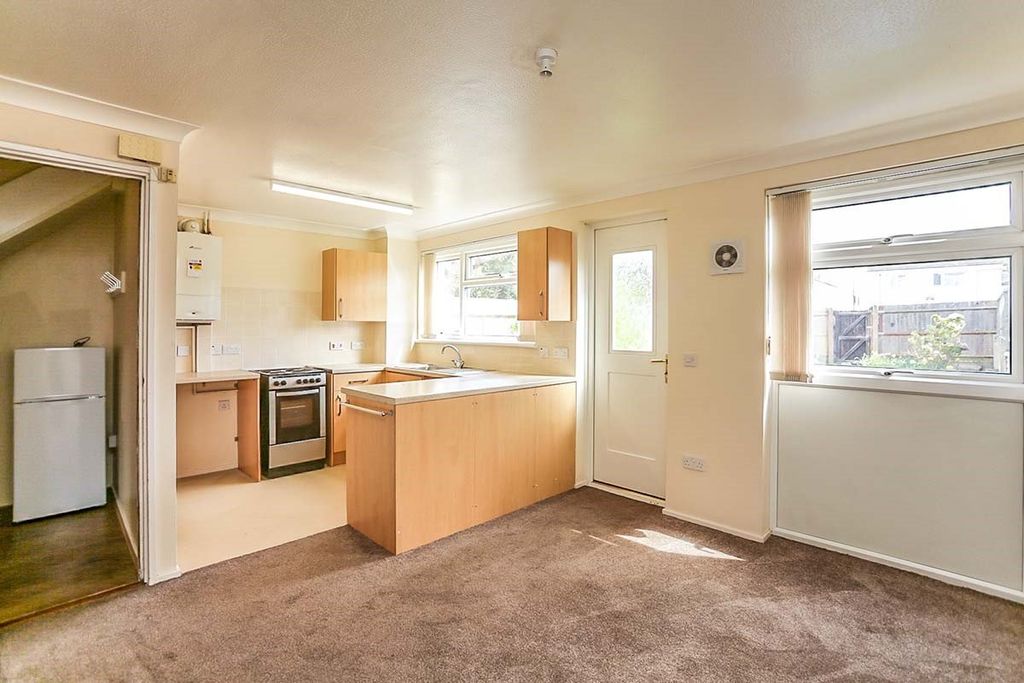Property photo 3 of 9 Kitchen/Diner
