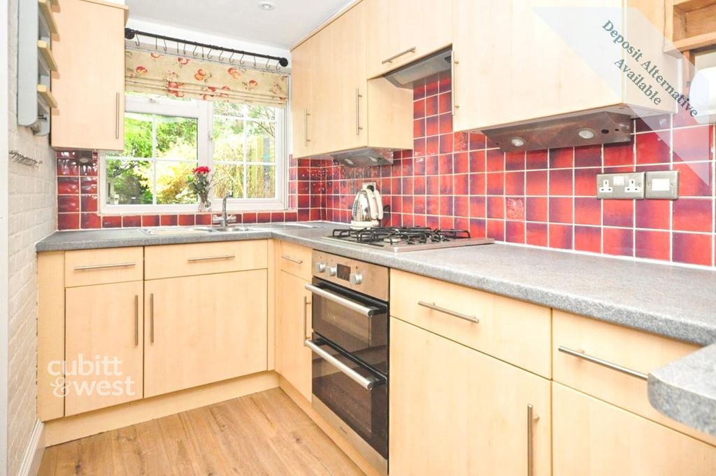 Property photo 2 of 8 Kitchen