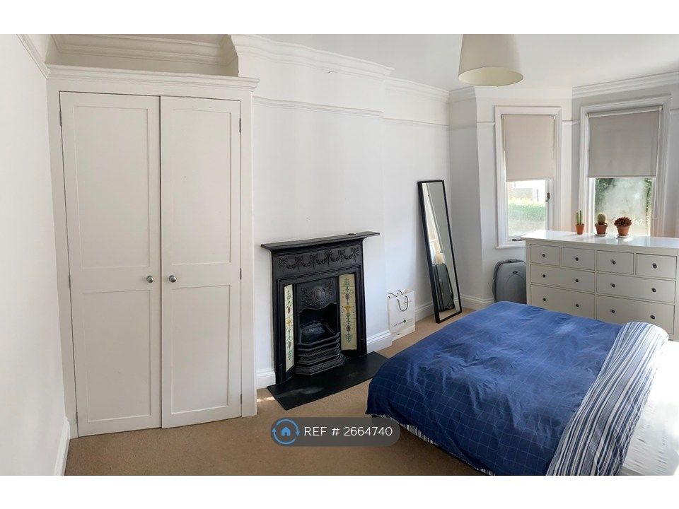 Property photo 3 of 8 Main Bedroom