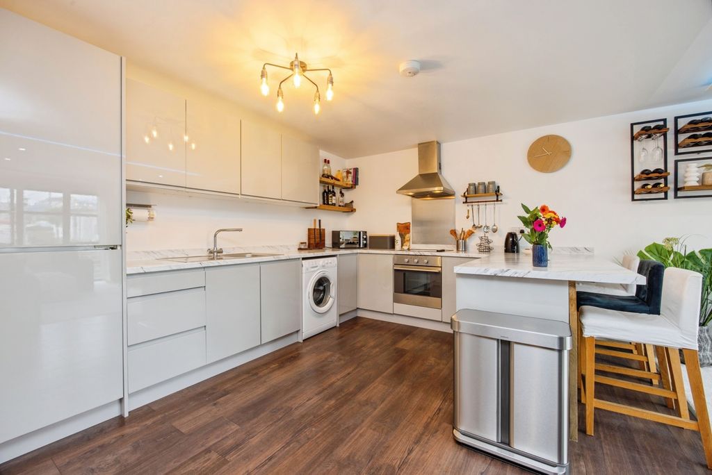 Additional image 5 of 2 bed flat for saleSandy Hill, St. Austell, Cornwall PL25