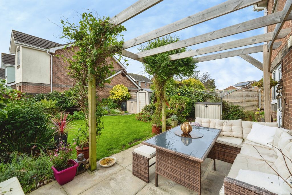 Property photo 3 of 27