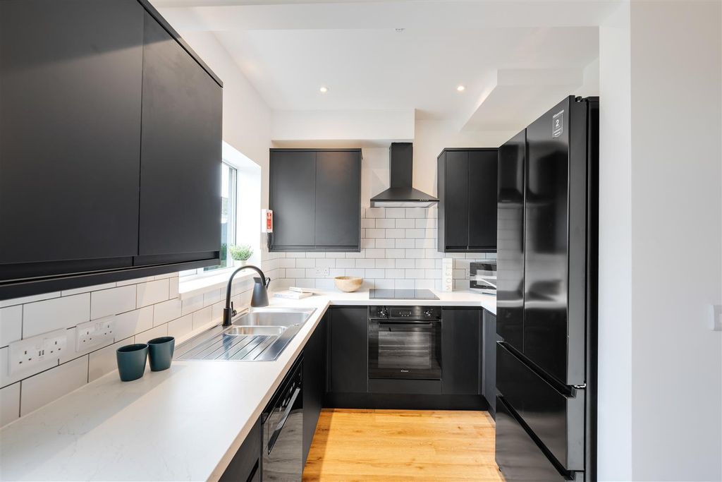 Property photo 3 of 13 3.Jpg