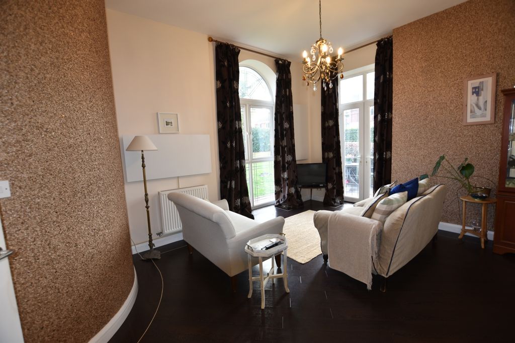 Property photo 3 of 13 Image 2