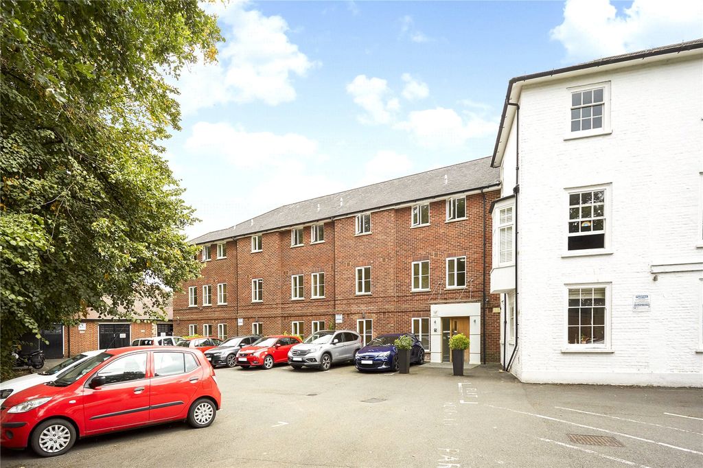 Property photo 2 of 9 External