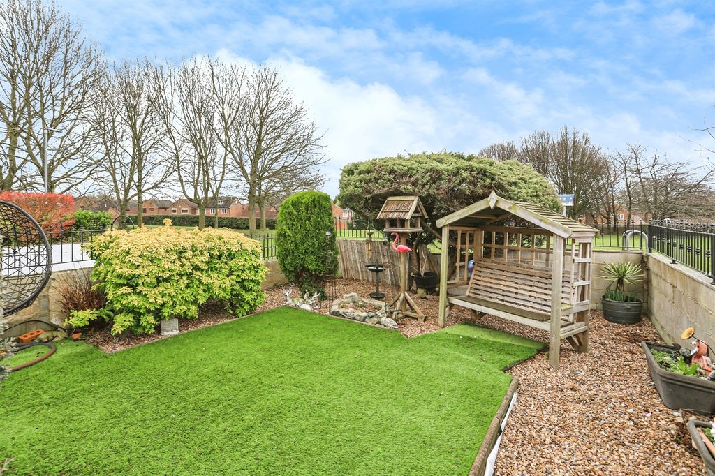 Property photo 2 of 18