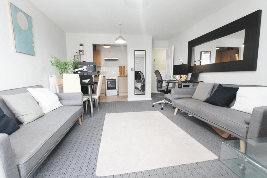 Property photo 1 of 10 2 Bedroom Flat To Rent In Millharbour