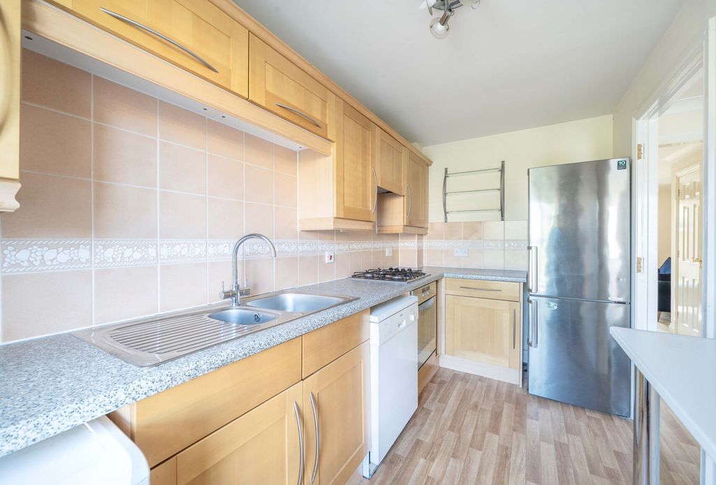 Property photo 3 of 9 1448499-10-69E892...