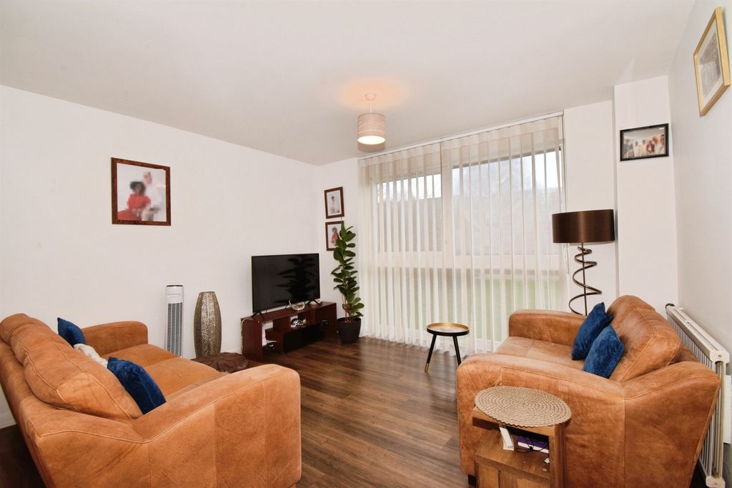 Property photo 3 of 29