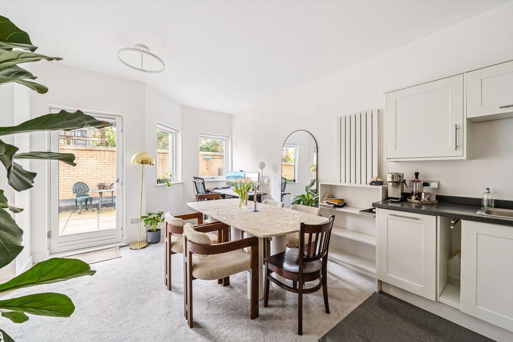 Property photo 2 of 13 Image