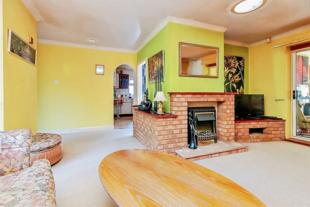 Property photo 2 of 12