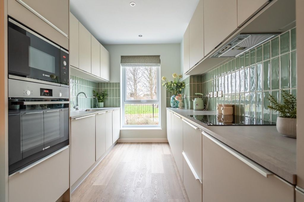 Property photo 3 of 14 3. Show Home (50 Of 80).Jpg