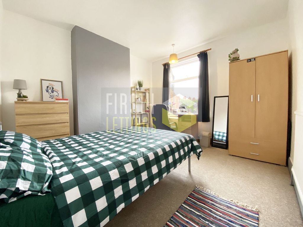 Property photo 1 of 12 Photo 11