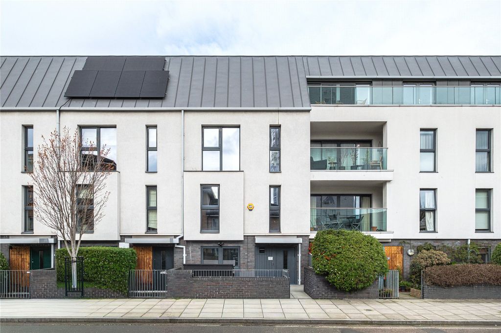 Property photo 3 of 34 Picture No. 02