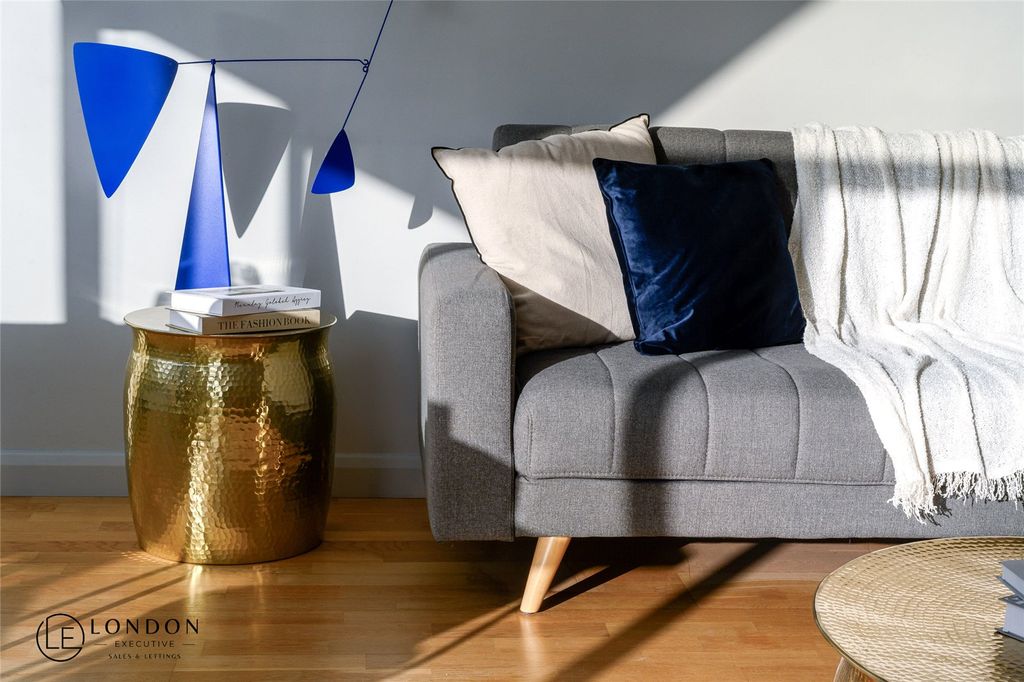 Property photo 1 of 21 Living/Dining