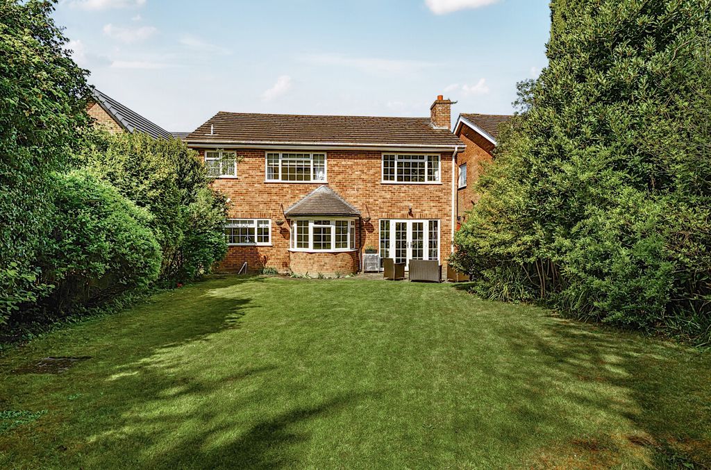 Additional image 11 of 4 bed detached house for saleWalden Avenue, Arborfield, Reading, Berkshire RG2