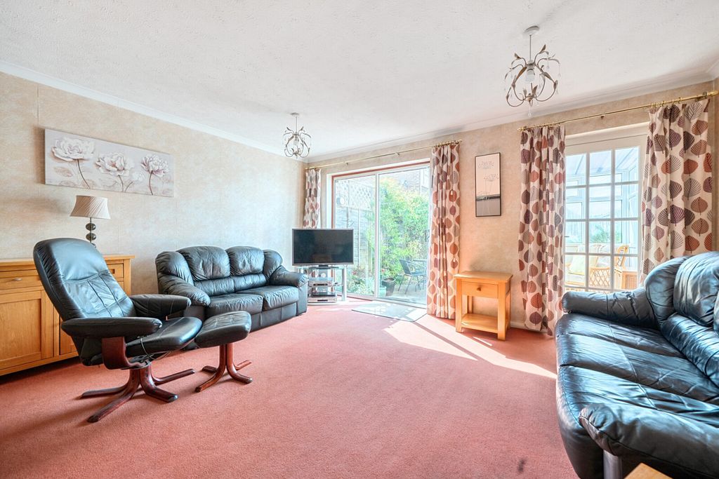 Property photo 2 of 12 Picture No. 28