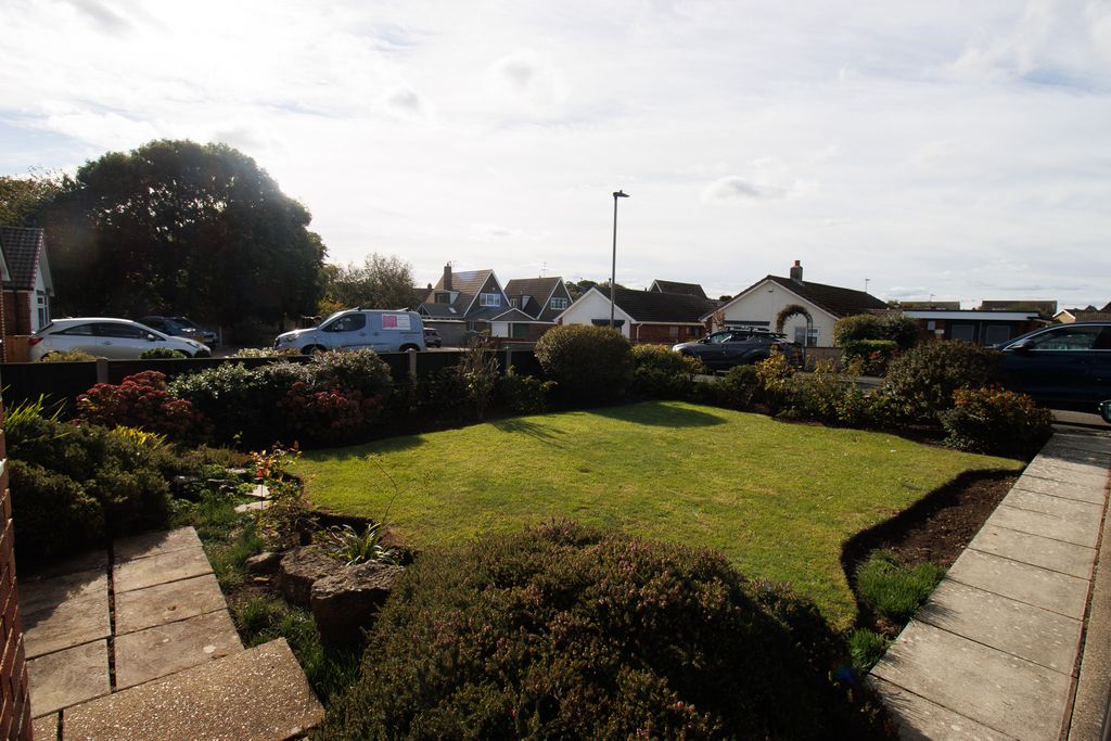 Property photo 2 of 21
