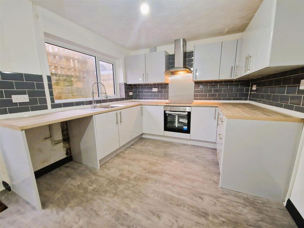 Property photo 1 of 16 1000107217.Jpg