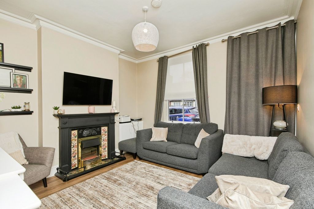 Property photo 1 of 19 Pbox-Img.Jpg