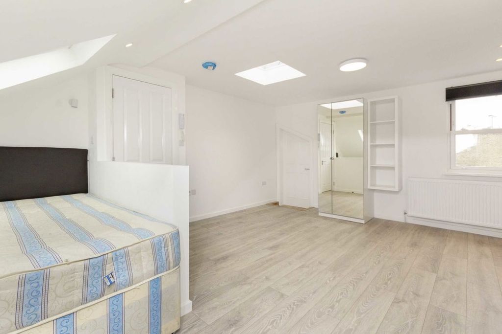 Property photo 2 of 4