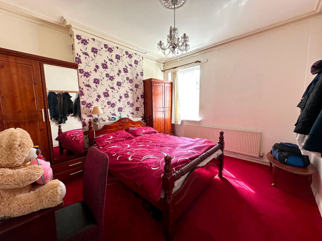Property photo 3 of 18